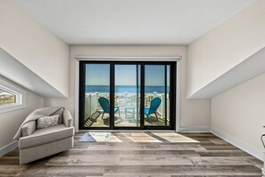 TV - Seagrape 3 - 3 bed / 3 bath Beachfront Townhome - Boca Grande (Boca Grande)