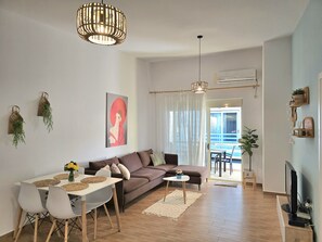 TV - Lura 1 Holiday Homes 251 (Gjiri Lalzit)