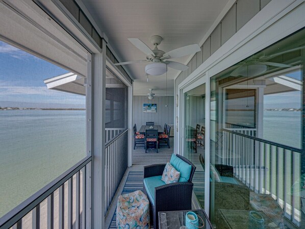 Outdoor dining - BG North 67, a spacious 2-bedroom, 2-bathroom condo in Boca Grande with stunning Gulf views (Placida)