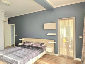 1 bedroom, iron/ironing board, free WiFi, bed sheets