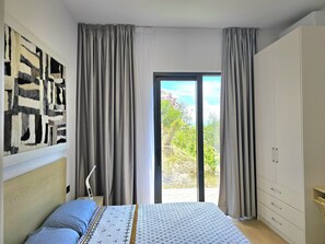 1 slaapkamer, een strijkplank/strijkijzer, gratis wifi, beddengoed