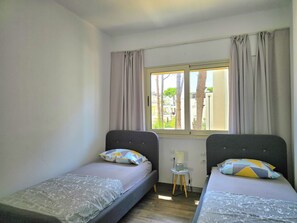 1 bedroom, iron/ironing board, free WiFi, bed sheets - Perla Holiday Homes 179 (Gjiri Lalzit)