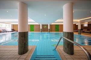 Una piscina techada