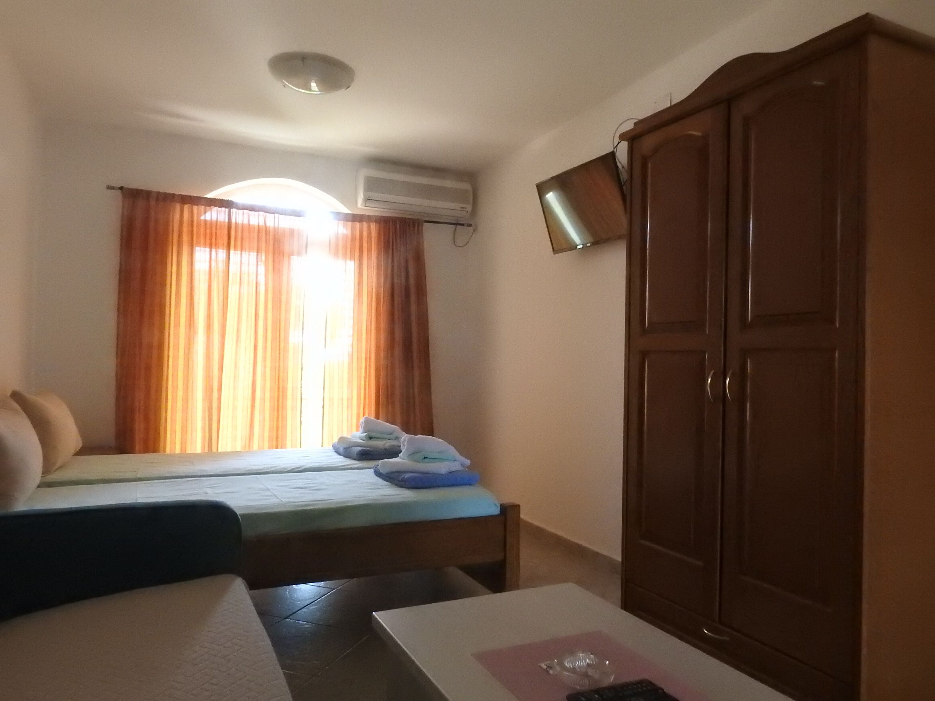 Classic Studio, Garden View | Bathroom | Shower, hair dryer, towels, soap