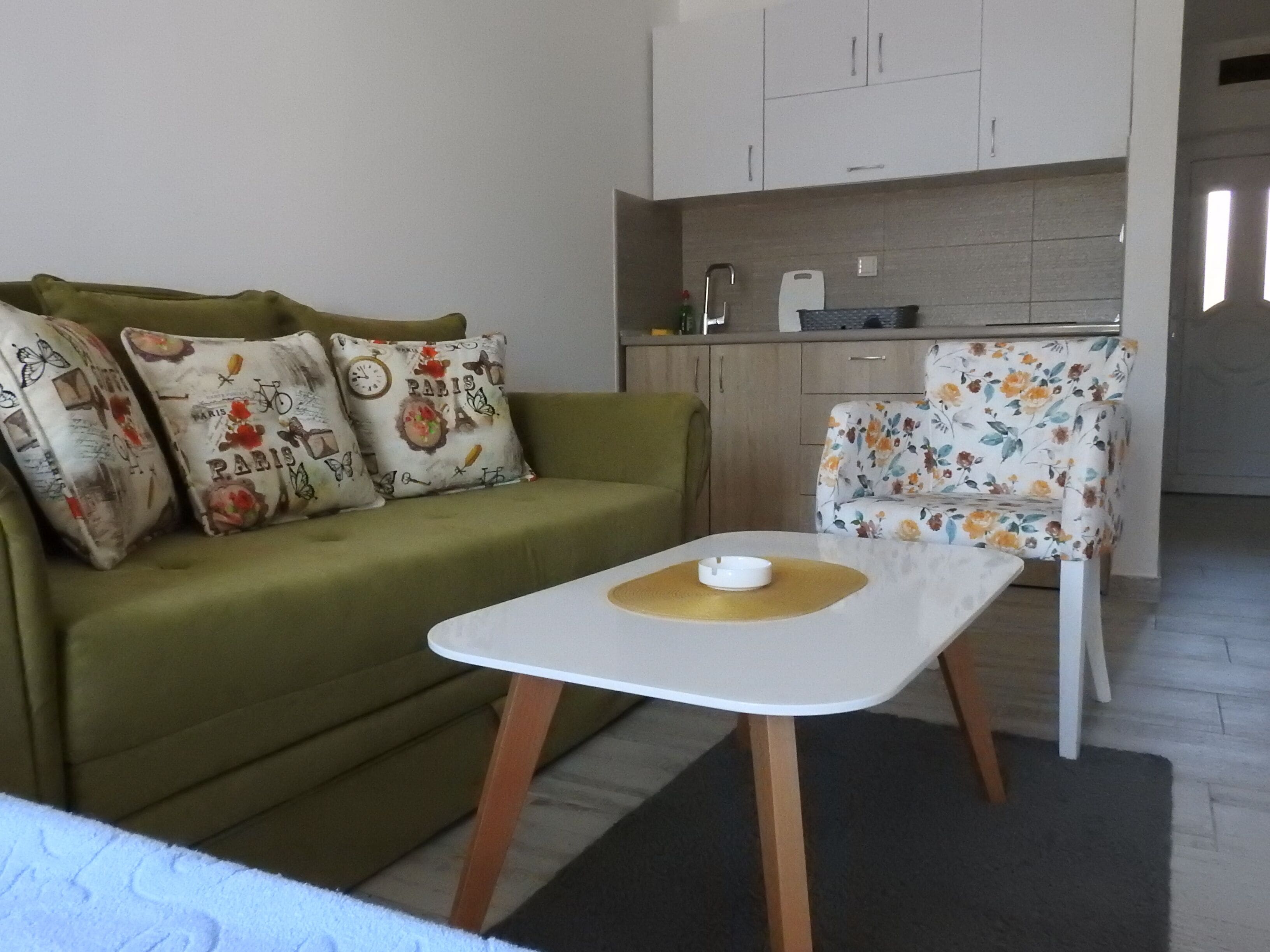 Classic Studio, Garden View | Living area | 32-inch LCD TV with cable channels