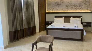 Individually furnished, desk, soundproofing, free WiFi