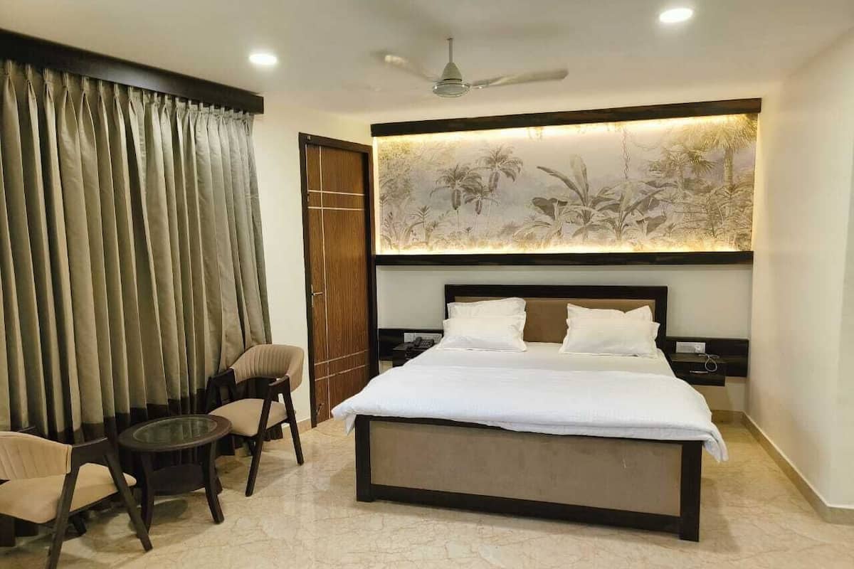 Suite Deluxe | Muebles diferentes, escritorio, insonorización y wifi gratis