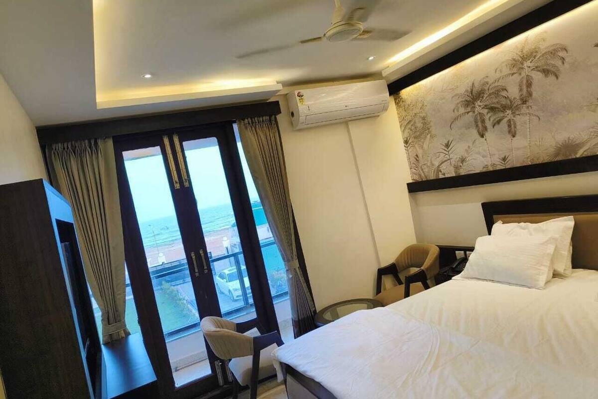 Sea View Room | Desk, soundproofing, WiFi (free), individually furnished