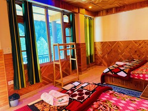 Chambre Quadruple Deluxe, vue colline