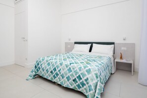 2 bedrooms, desk, iron/ironing board, travel cot