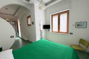 Unclassified image, 3 of 12, button - Casa Evelina – Deluxe Room with Private Terrace & Parking (Sant'Agnello)