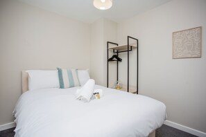 3 soverom, skrivebord, strykejern/-brett og wi-fi (inkludert)