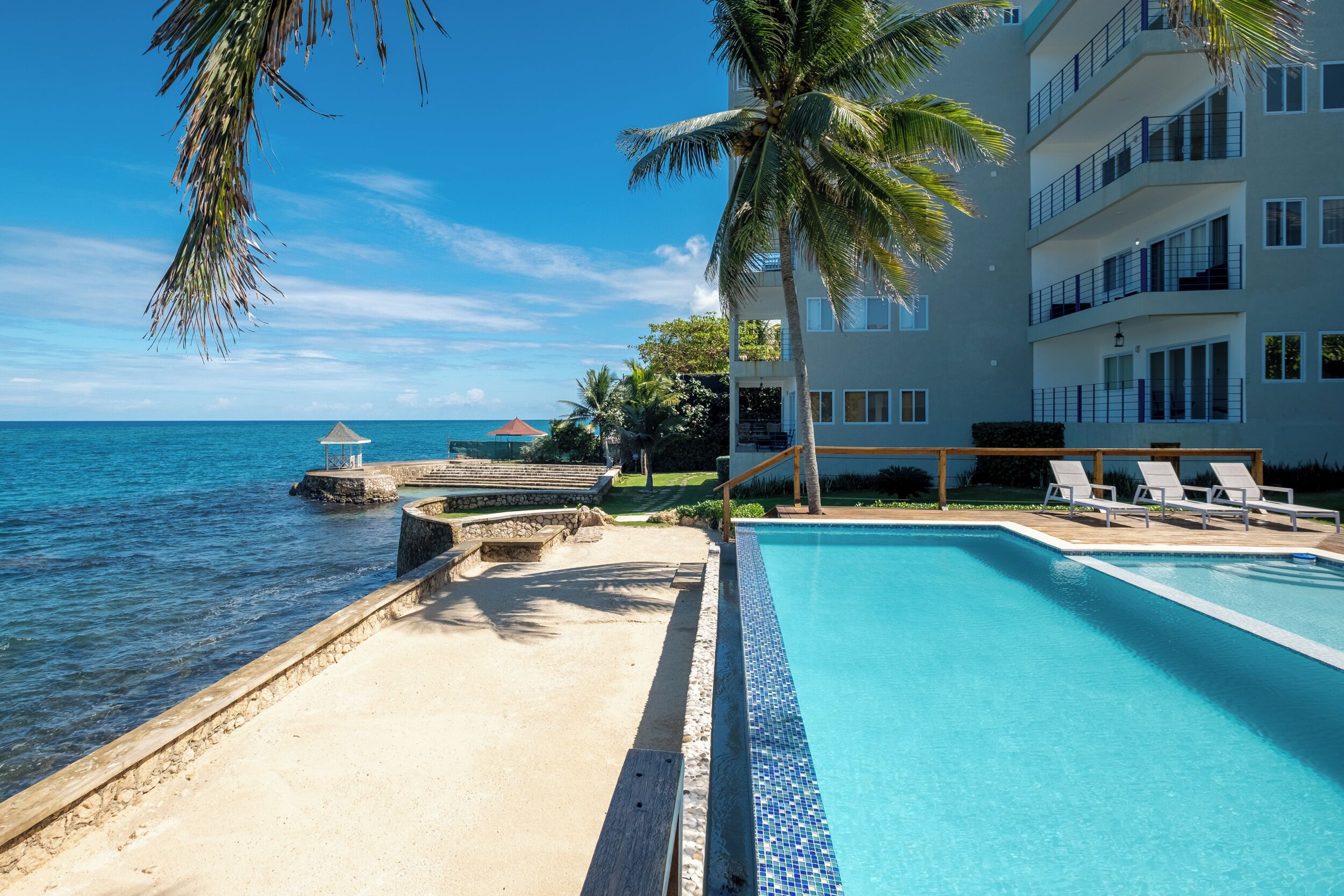 Infinity pool