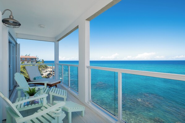 Luxe penthouse, uitzicht op zee, aan zee | Terras