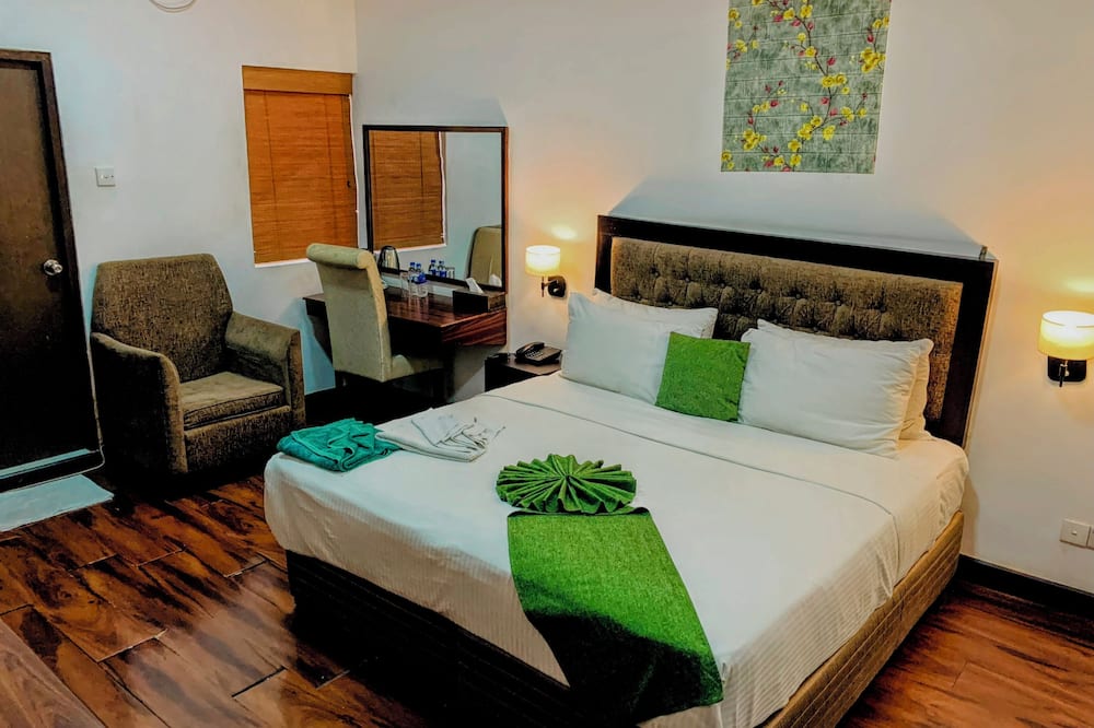 Pearl Royal Hotel