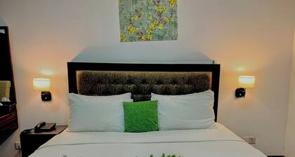 Pearl Royal Hotel