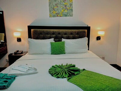 Pearl Royal Hotel