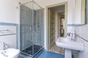 Bathroom - Casa Arsenale Greco by Wonderful Italy (Syracuse)