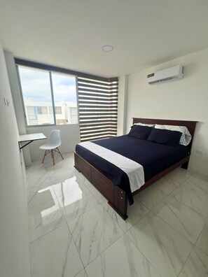 3 bedrooms, desk, free WiFi, bed sheets