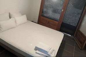 3 bedrooms, WiFi, bed sheets