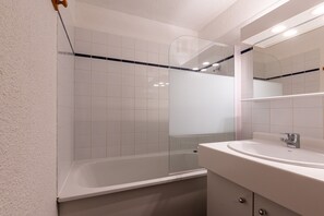 Hair dryer - Apartment in France with Ski Slope Access (Morillon)