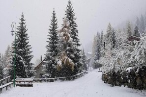 Property grounds - Apartment in Modane with Ski Slope Access (Modane)