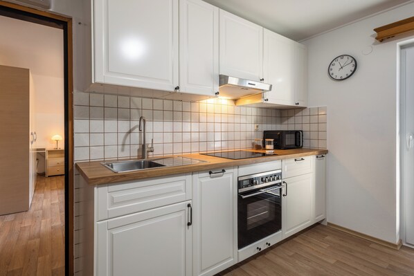 Fridge, microwave, oven, stovetop - 48m² Apartment In Peaceful Nature with AC, KS Bed, Full Kitchen, and Balcony (Mozirje)