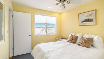 2 bedrooms, iron/ironing board, travel crib, free WiFi
