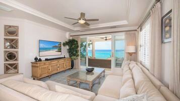 TV, DVD-spiller og stereoanlegg