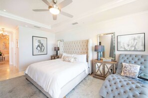 4 bedrooms, iron/ironing board, WiFi, bed sheets - SEABREEZE #8 - Seven Mile Beach - Beach front condo (Seven Mile Beach)