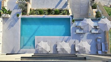 Piscine extérieure (ouverte en saison)