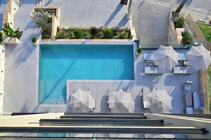 Een seizoensgebonden buitenzwembad