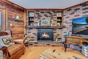 Fernseher, Kamin, Videospiele