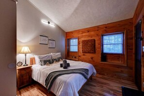 5 habitaciones, escritorio, tabla de planchar con plancha y wifi 