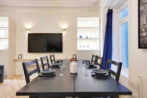 Apartment | Dining - Spacious Apartment - 3br-8p - Ternes (Paris)