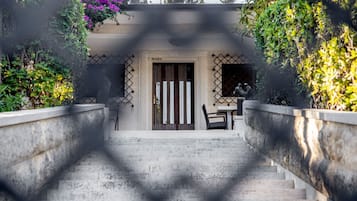 Villa (Three Bedroom Villa With Pool) | Staircase