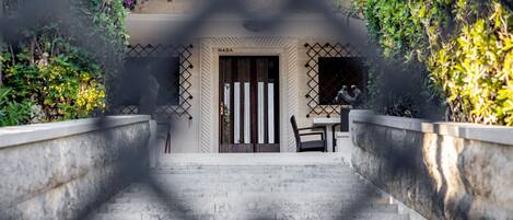 Villa (Three Bedroom Villa With Pool) | Staircase