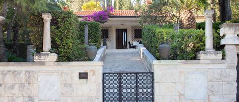 Villa (Three Bedroom Villa With Pool) | Exterior