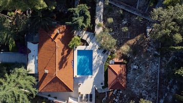 วิลล่า (Three Bedroom Villa With Pool) | วิวจากมุมสูง