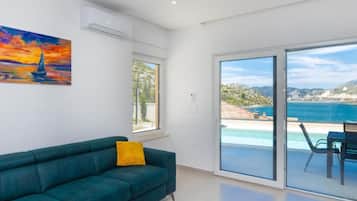 Hus (Holiday Home) | Vardagsrum | 32-tums platt-tv med kabelkanaler