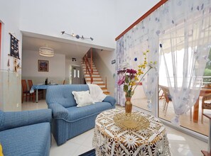Apartment (Duplex Two Bedroom Apartment with Bal) | Living room - Seafront Apartments Deveron (Jelsa)