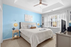 3 bedrooms, free WiFi, bed sheets - Ocean Keyes. 3 bedroom 2 bath condo. 3rd floor. No elevator. Poolside view. (North Myrtle Beach)