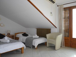 Studio (Studio Apartment 5) | 6 bedrooms, cots/infant beds - Dugi Rat Seaside Apartments (Dugi Rat)