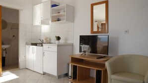 Studio (Studio Apartment 5)