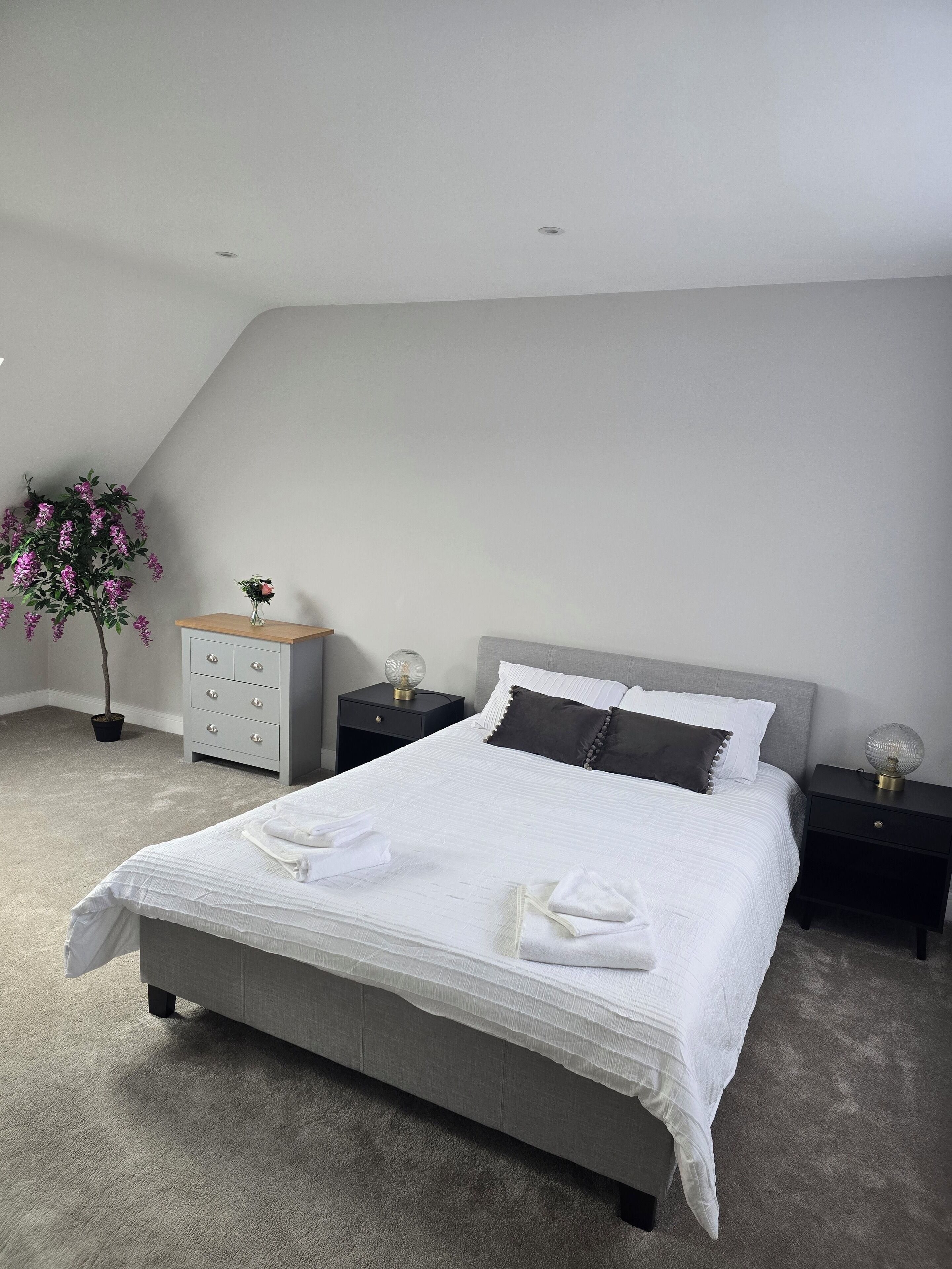 4 camere, ferro/asse da stiro, culla da viaggio, Wi-Fi gratuito