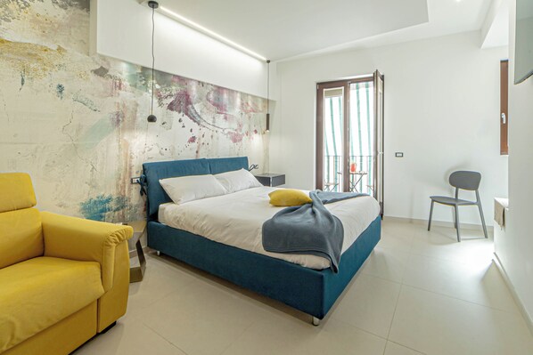 1 bedroom, desk, free WiFi, bed sheets