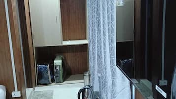 Quarto casal ou duplo luxo, vista para a montanha | Escrivaninha, espaço de trabalho para notebook, Wi-Fi de cortesia
