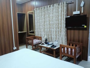 豪華雙人或雙床房, 山景 | 書桌、筆電工作空間、免費無線上網