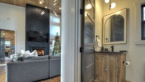 Interior - Casa Lotta | Hot Tub + Game Room + Fire Pit (Mineral Bluff)
