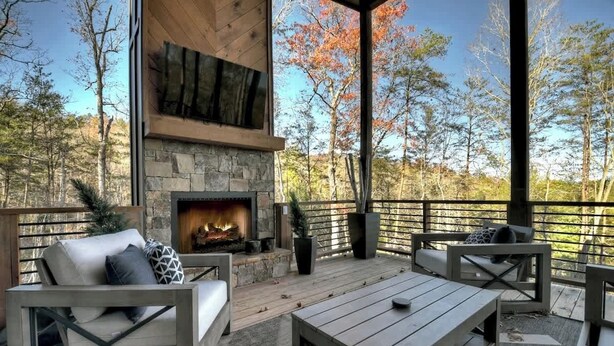 Property grounds - Casa Lotta | Hot Tub + Game Room + Fire Pit (Mineral Bluff)